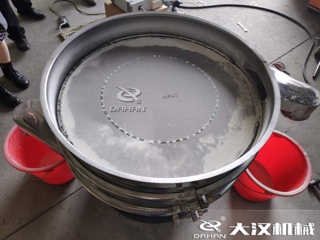 篩分過程中帶有水分的物料會影響篩分效果嗎？